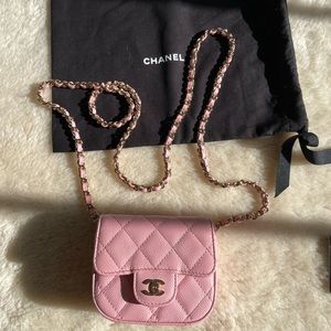NWT Authentic CHANEL 22C Pink Caviar Leather Clutch with shinny gold hardware!